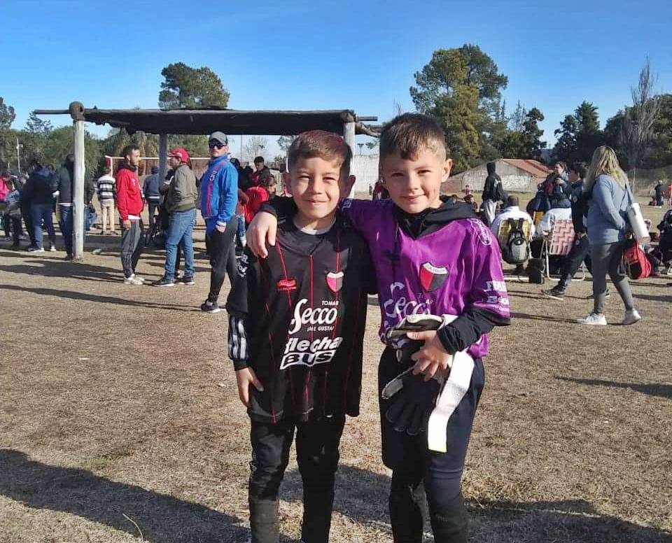 Fútbol infantil I: otra vez, dos peques de Gálvez campeones con Colón