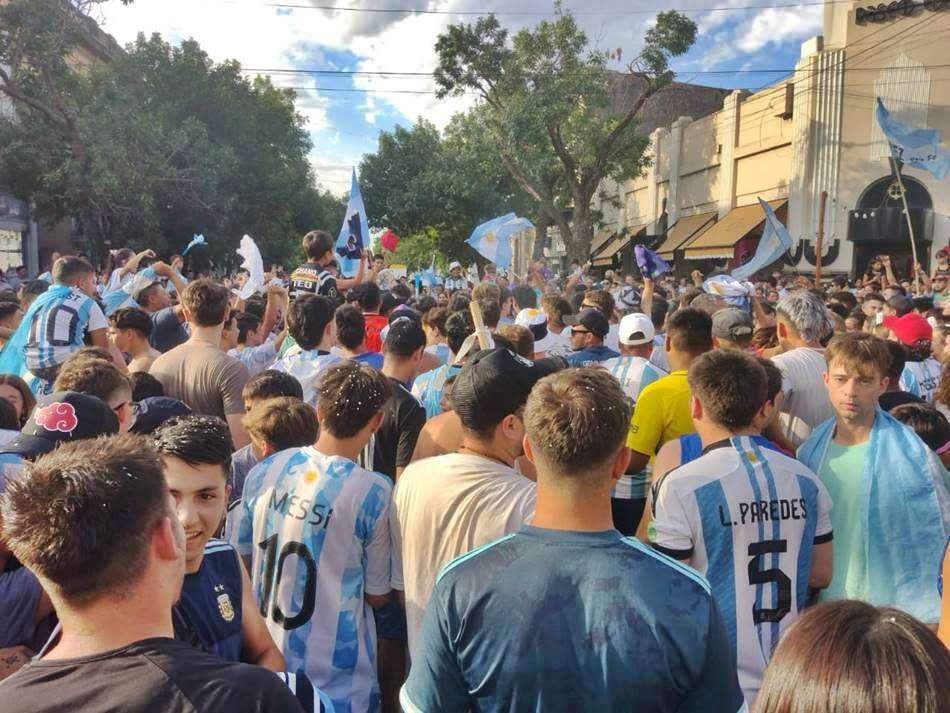 Argentina está en la final y Gálvez lo festejó así, con un mar de gente