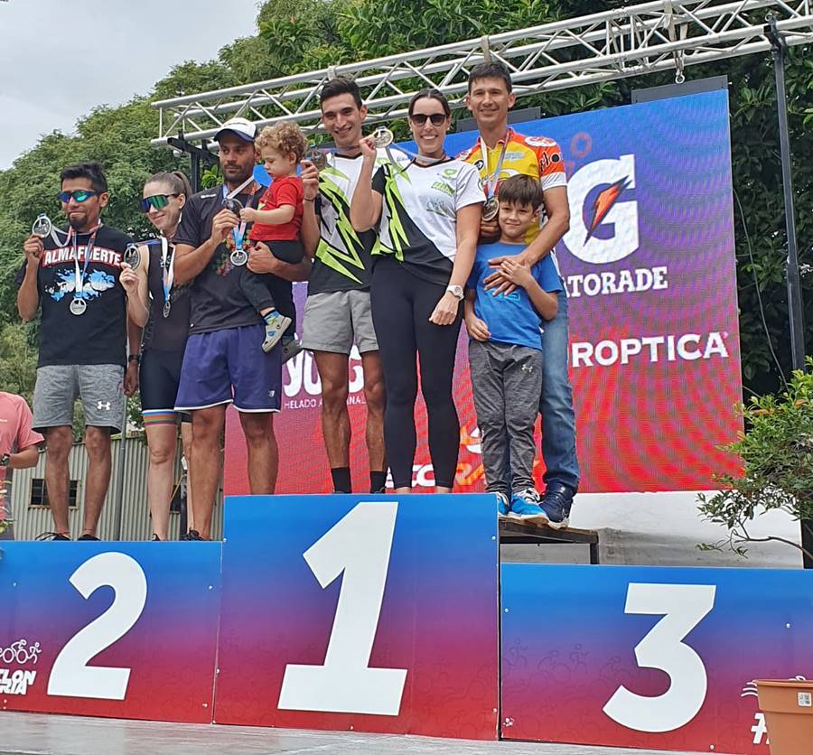 San Martino-Montes-Ocampo ganaron en el triatlón olímpico CIUDAD DE ROSARIO